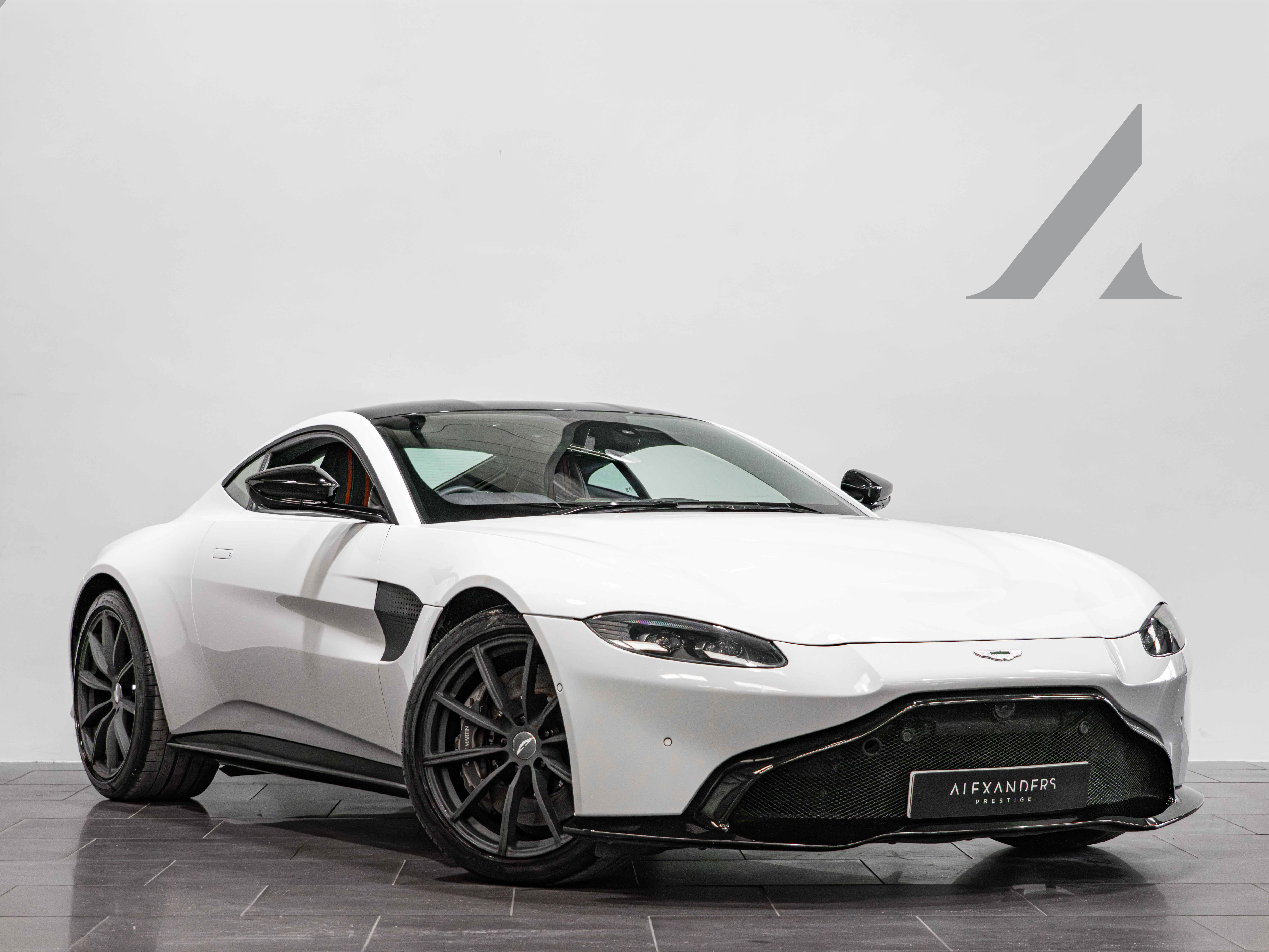 Pic Martin Blanc 2018 セット 2018 (18) | Aston Martin Vantage V8 - Alexanders Prestige